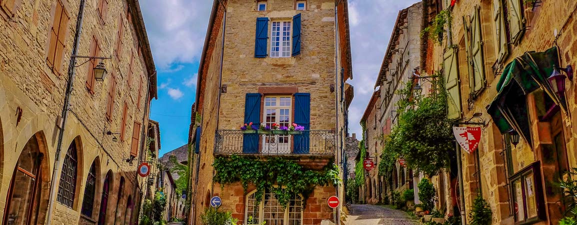 village cordes sur ciel